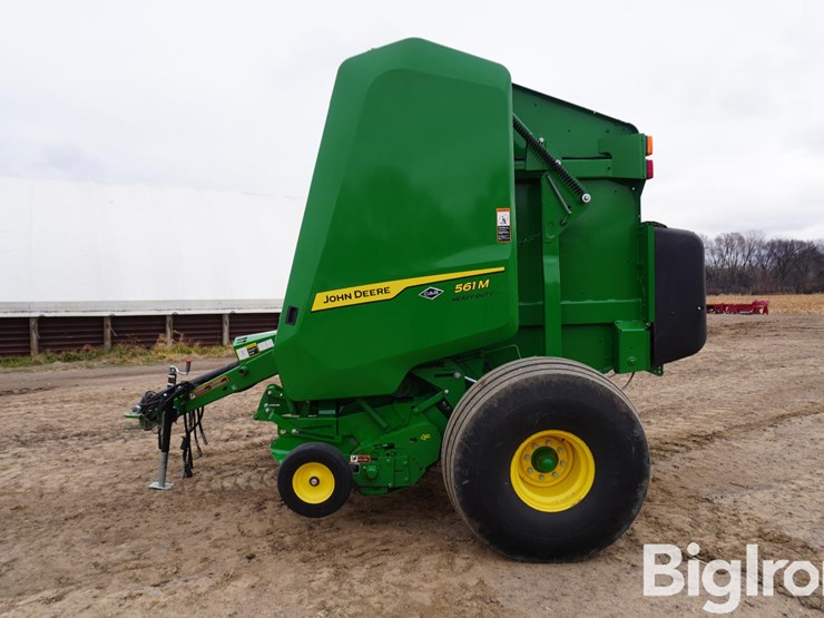 2024-john-deere-561m-image-8