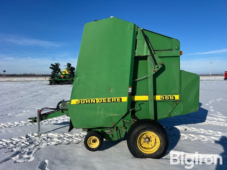 john-deere-566-image-8