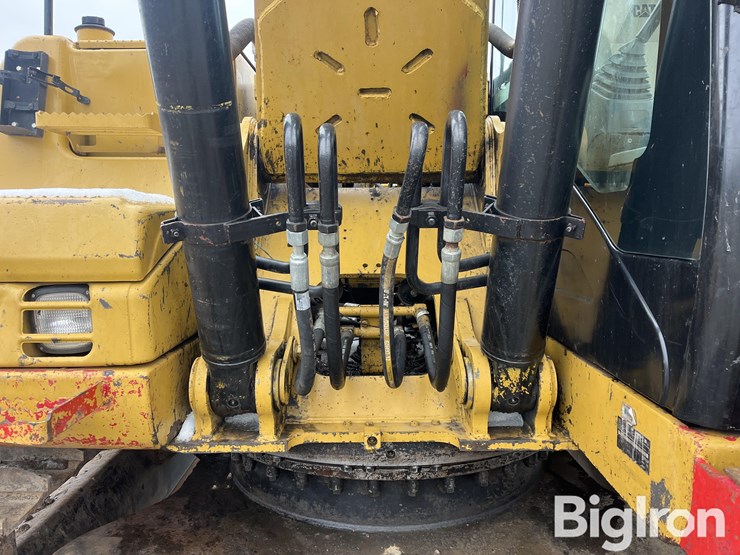 2008-caterpillar-320d-image-12