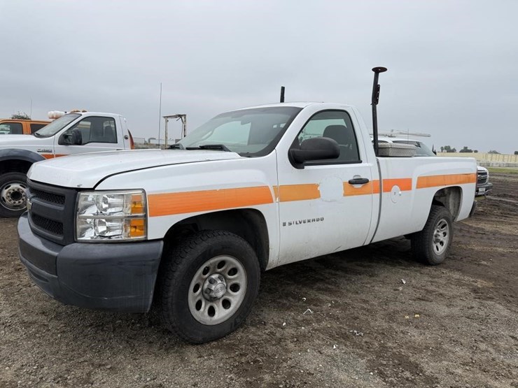 2008-chevrolet-1500-image-2