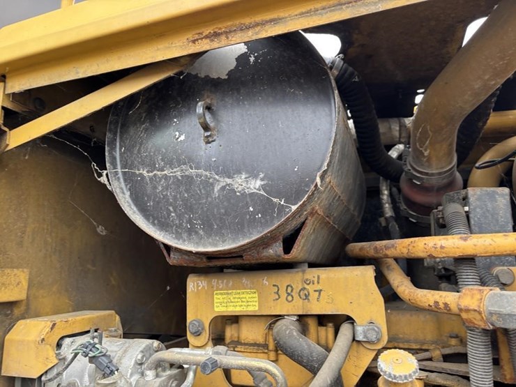 2006-caterpillar-143h-image-56