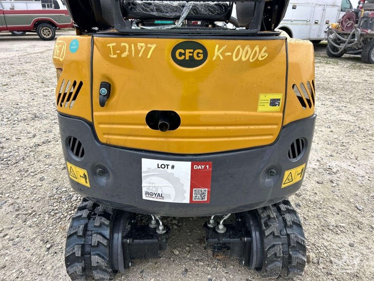 2025-cfg-industrial-qk18r-mini-excavator-image-19