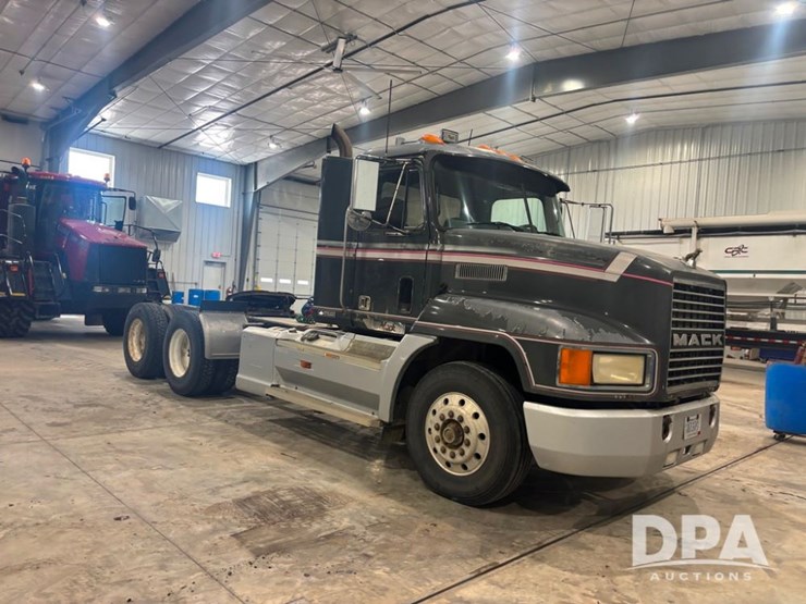 1993-mack-ch613-image-2