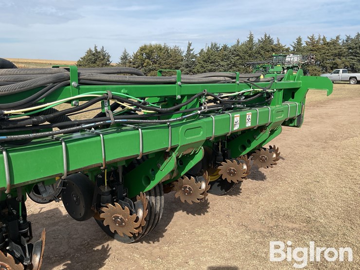 2019-john-deere-1775nt-image-18