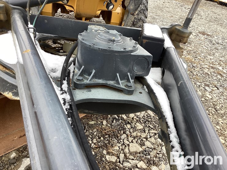 2013-deere-672g-image-15