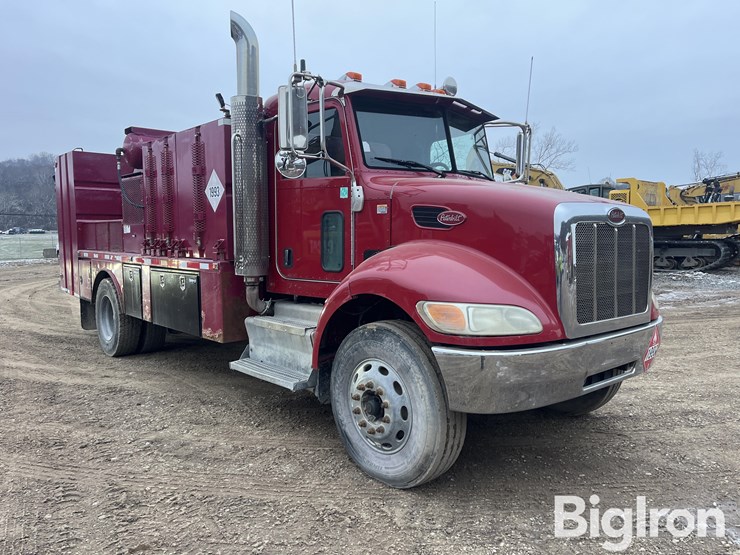 2012-peterbilt-pb337-s/a-lube-&-fuel-truck-image-3