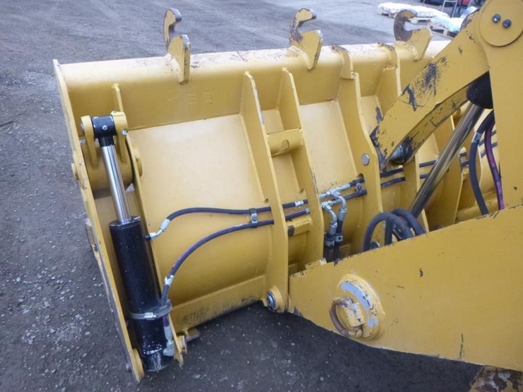 2021-caterpillar-415-il-image-12