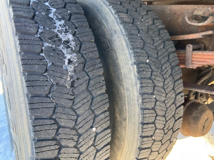 international-4900-image-39