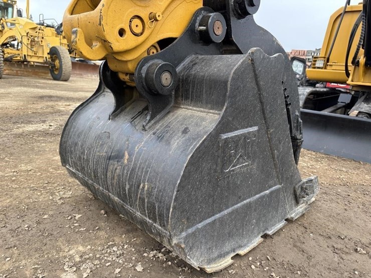 2023-caterpillar-305.5e2-image-12