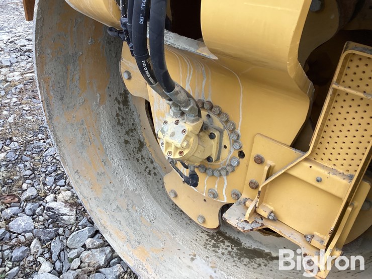 caterpillar-cb66b-image-11