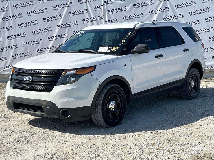 2014-ford-explorer-suv-image-1
