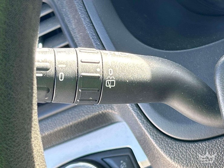 2016-ford-explorer-awd-suv-image-16