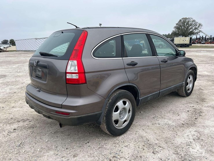 2010-honda-cr-v-suv-image-3