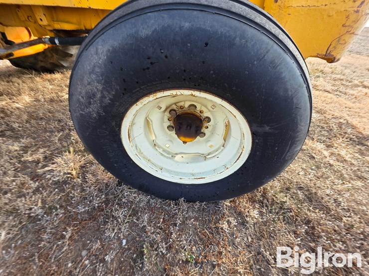 john-deere-380-image-18