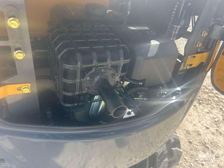 2025-cfg-industrial-qk18r-mini-excavator-image-6