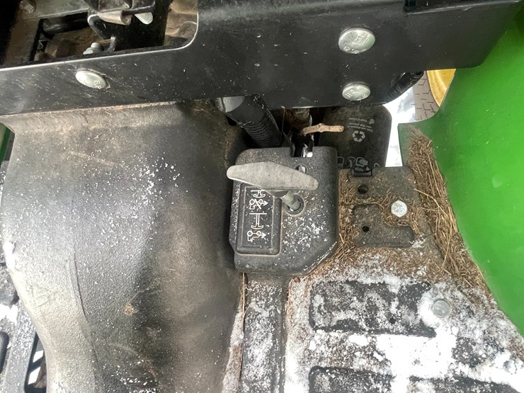 john-deere-3025e-image-26