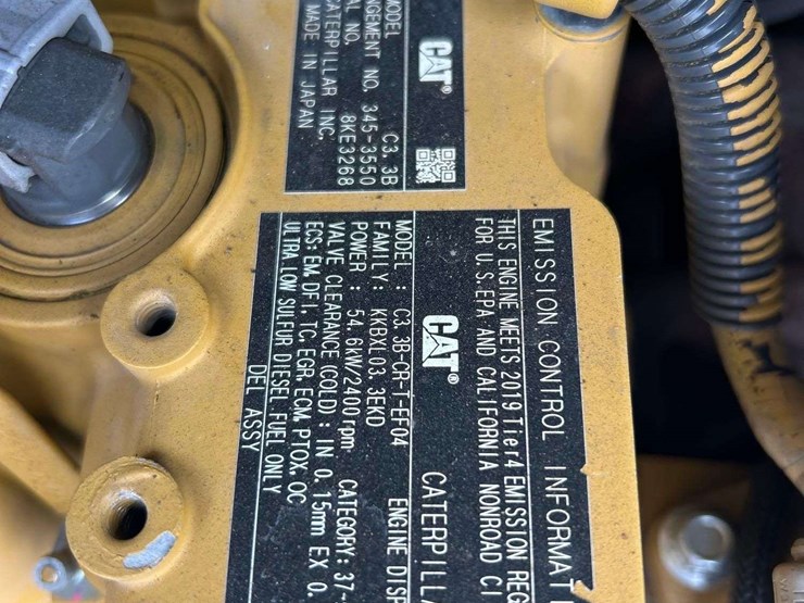 compact-track-loader-skid-steer-image-10