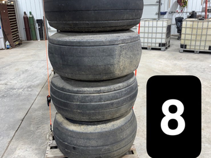 implement-tires-(lt1478,-unit-8)-image-1