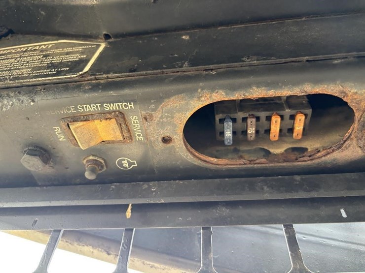 1995-new-holland-lx865-image-27