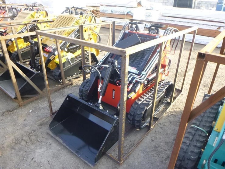 2025-agt-lrt23-skid-steer-track-loader-image-1