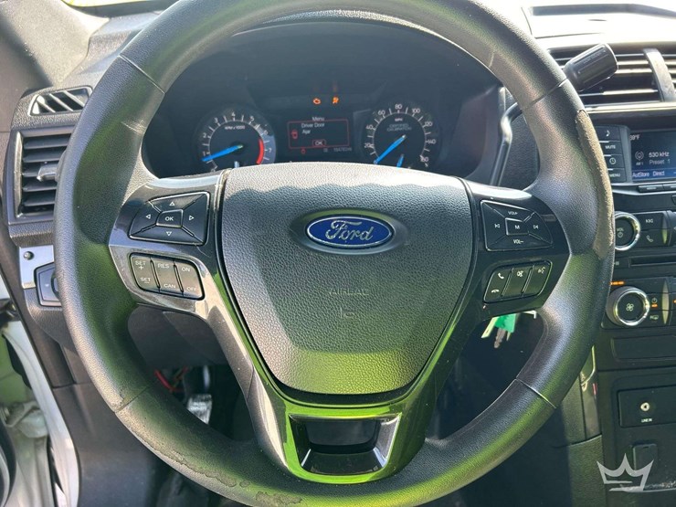 2016-ford-explorer-awd-suv-image-13