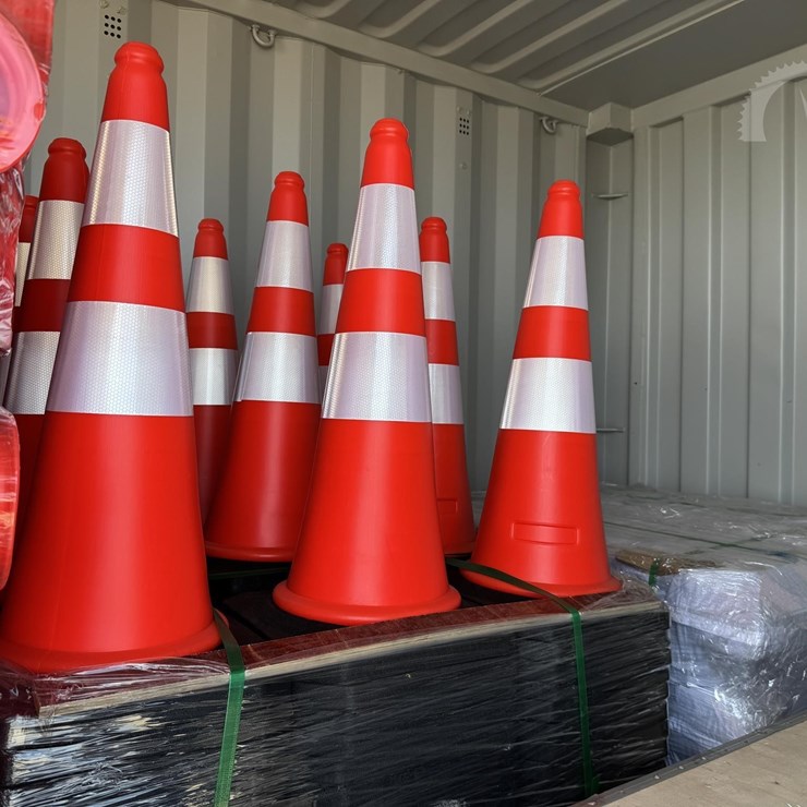 27 X 2025 LANDHERO ROAD CONE (1)