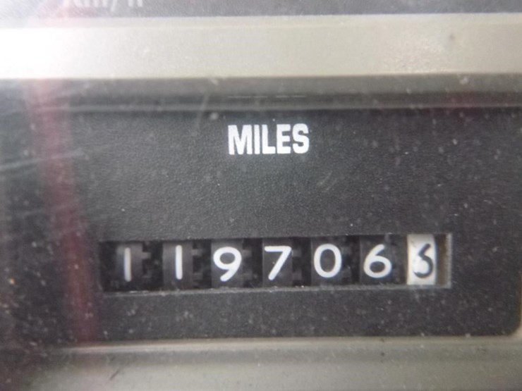 international-4900-image-24