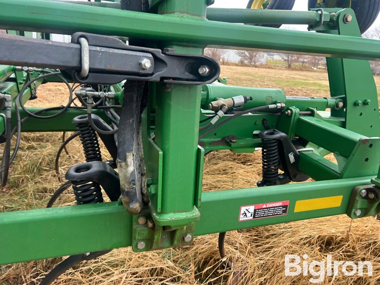 john-deere-2210-image-19