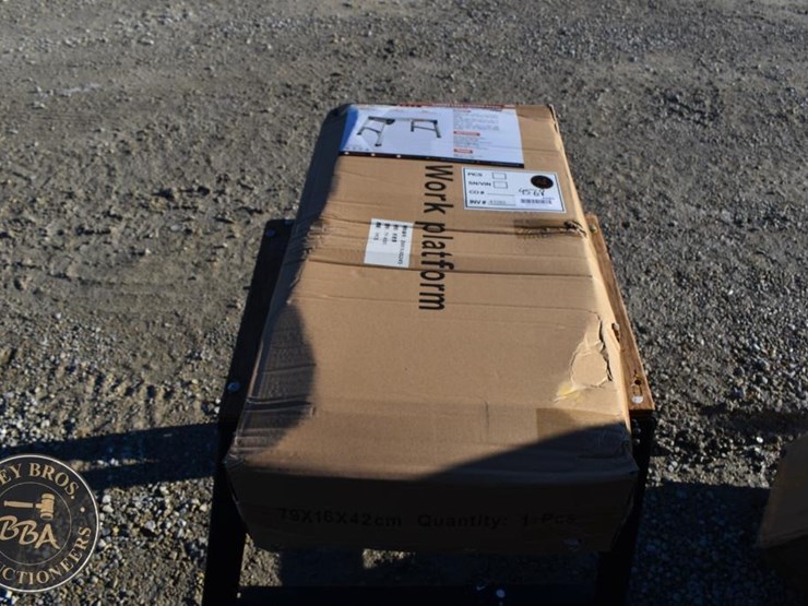 landhonor-folding-workstool-image-1