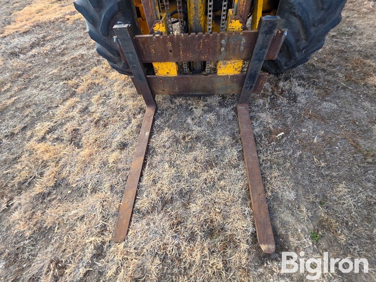 john-deere-380-image-11