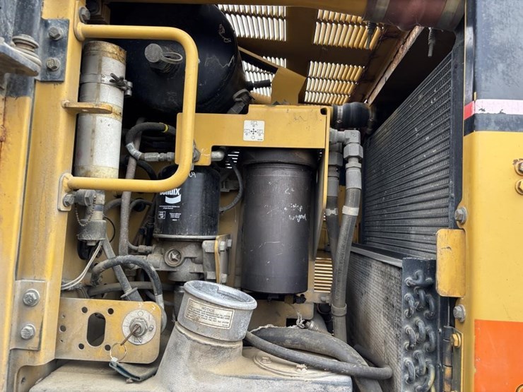 2006-caterpillar-143h-image-57