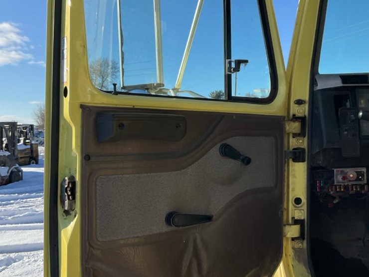 international-4900-image-67