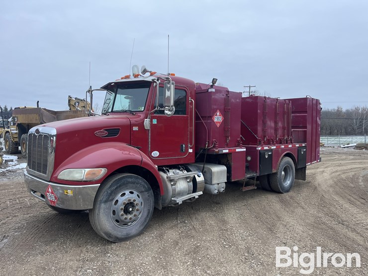 2012-peterbilt-pb337-s/a-lube-&-fuel-truck-image-1