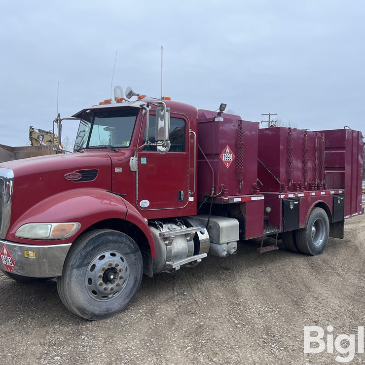 2012 Peterbilt PB337 S/A Lube & Fuel Truck