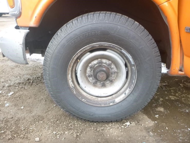 2000-gmc-3500-image-14