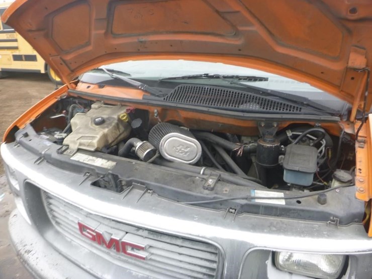 2000-gmc-3500-image-12