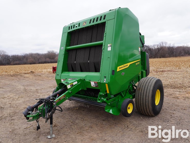 2024-john-deere-561m-image-1