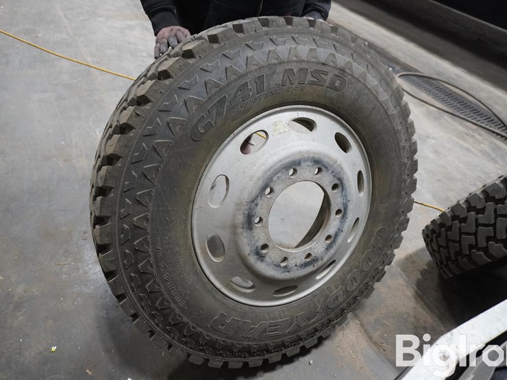 11r24.5-goodyear-tires-w/rims-image-8