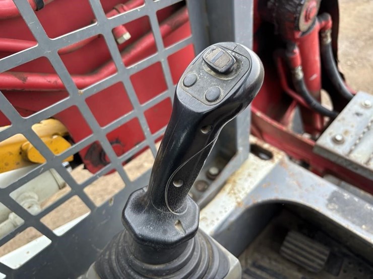 2016-takeuchi-tl8-image-21