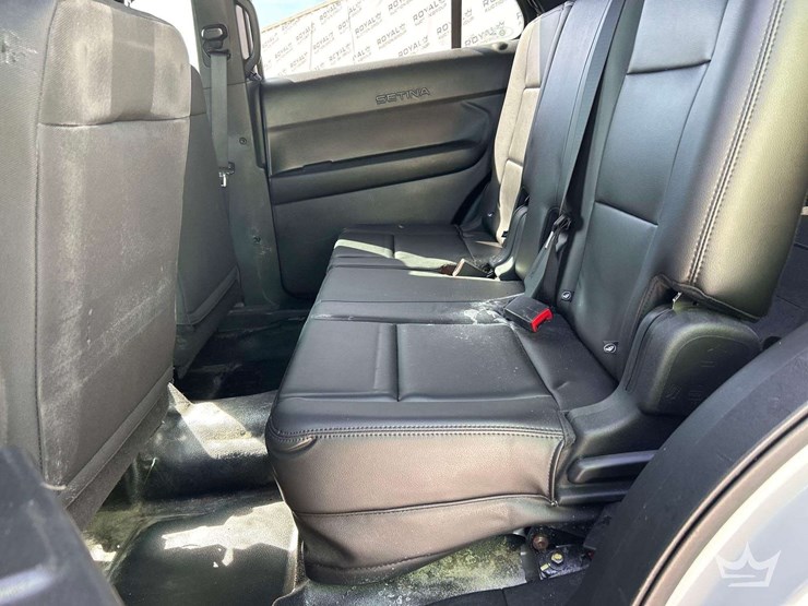 2018-ford-explorer-awd-suv-image-22