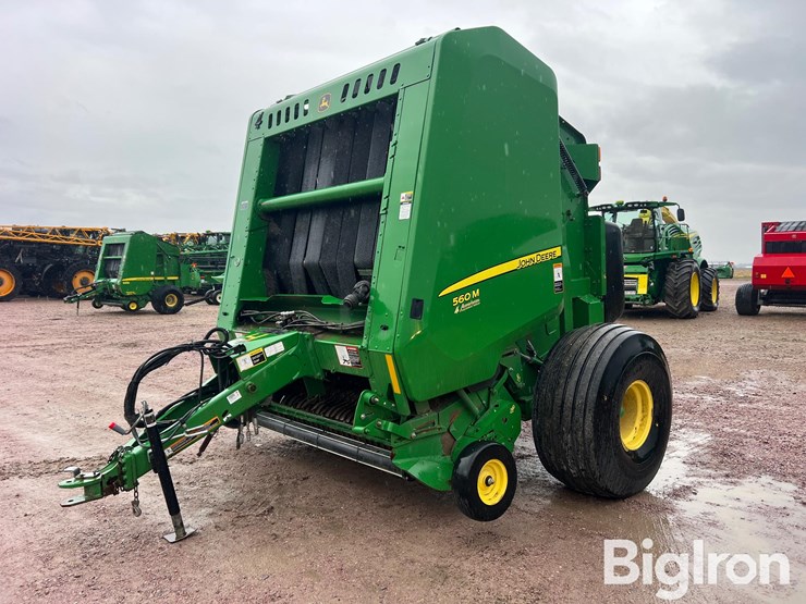 john-deere-560m-image-1