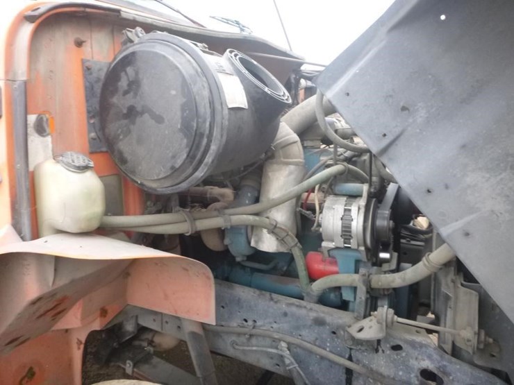 international-4900-image-14