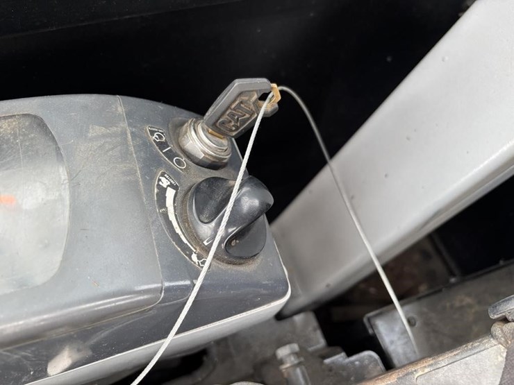 2023-caterpillar-305.5e2-image-36