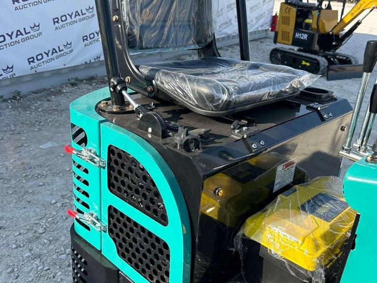 unused-2025-cfg-industrial-qh12r-mini-excavator-image-9