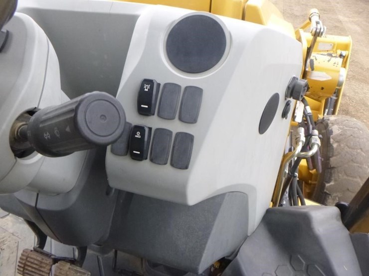 2021-caterpillar-415-il-image-28