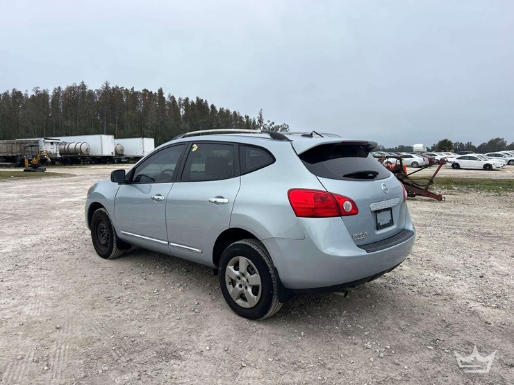 2014-nissan-rgue-suv-image-4