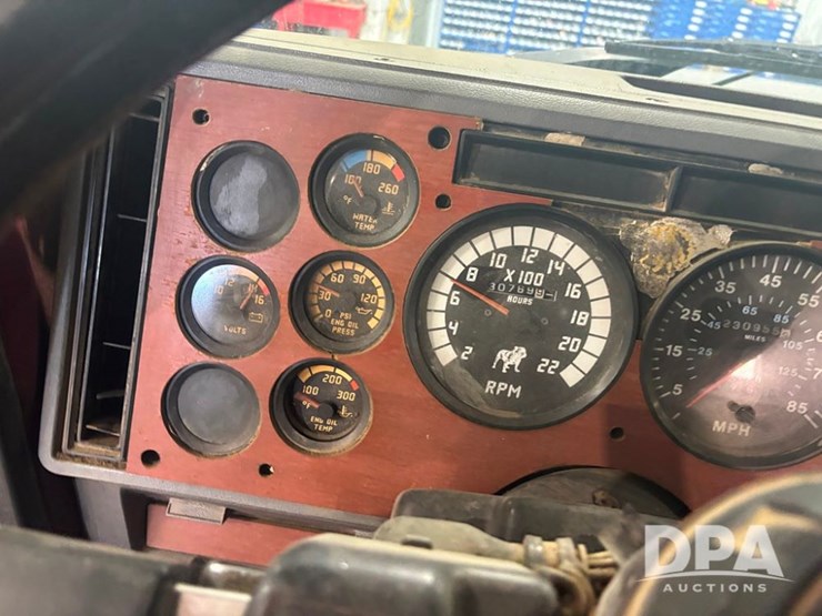 1993-mack-ch613-image-57