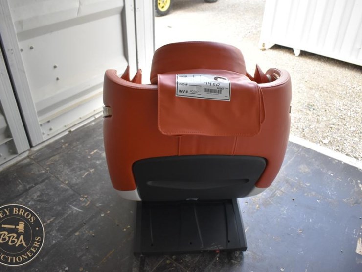 tpm-tp-z69-ergonomic-massage-chair,-orange-and-white,-built-in-control-panel-image-4