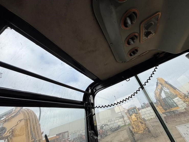 2023-caterpillar-305.5e2-image-41