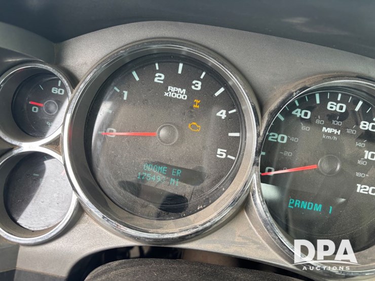 2011-chevrolet-3500hd-image-31